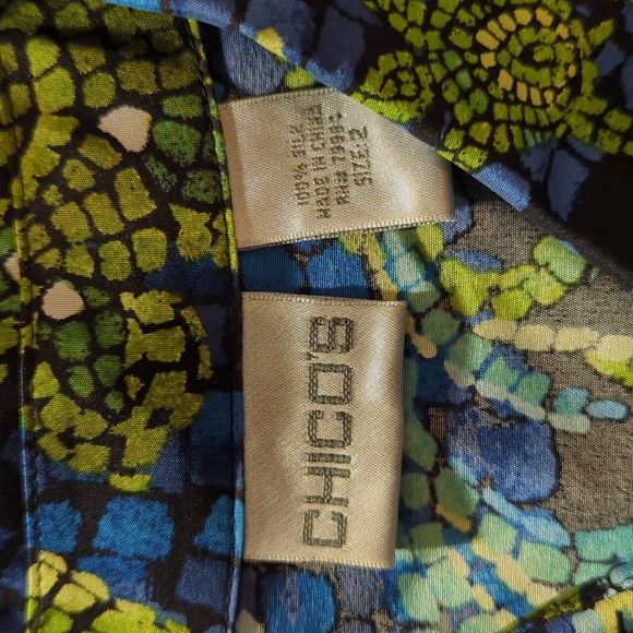 Women's blouse - Picture 2 of 2